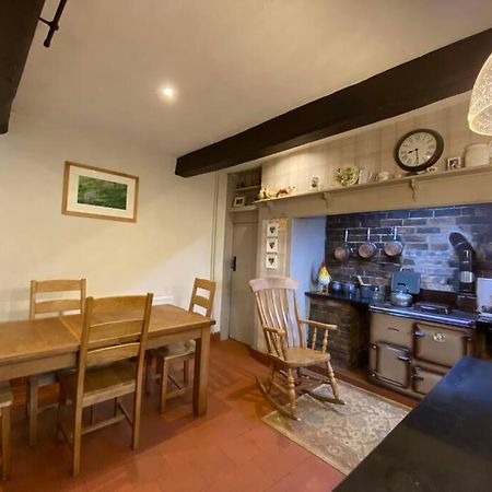 Farmhouse Cottage Set In Beautiful Countryside Oswestry Exterior foto