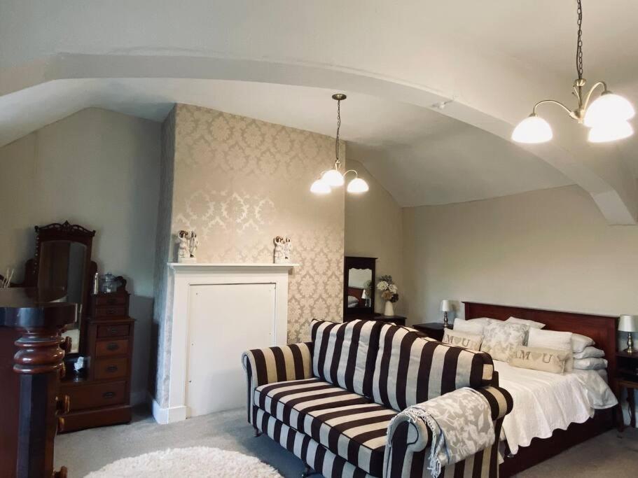Farmhouse Cottage Set In Beautiful Countryside Oswestry Exterior foto
