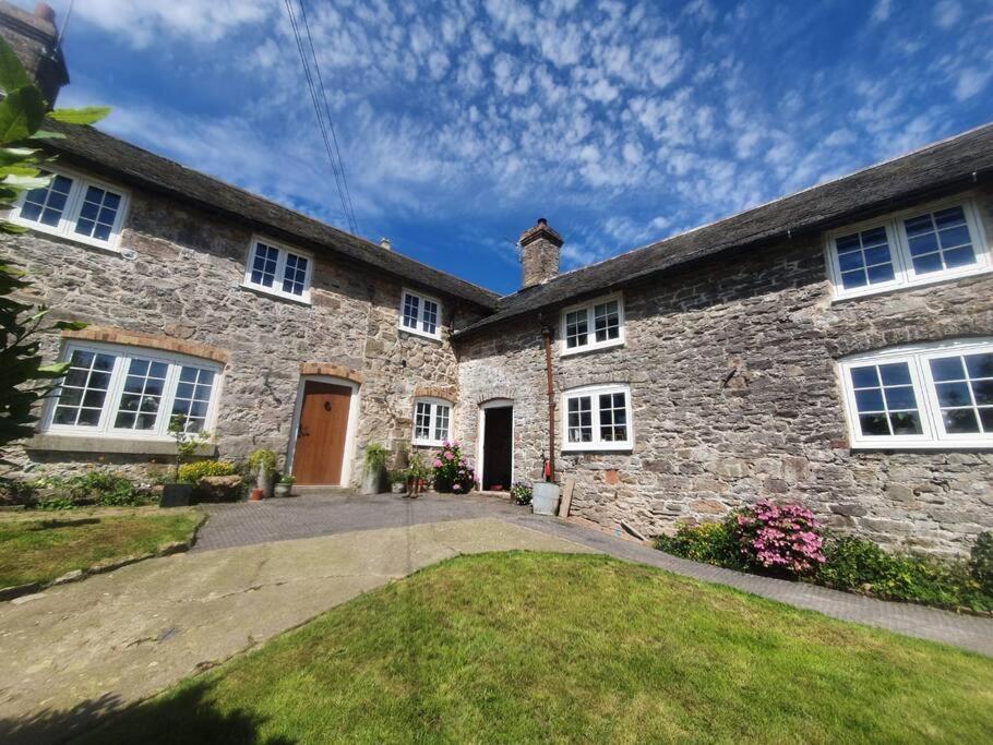 Farmhouse Cottage Set In Beautiful Countryside Oswestry Exterior foto